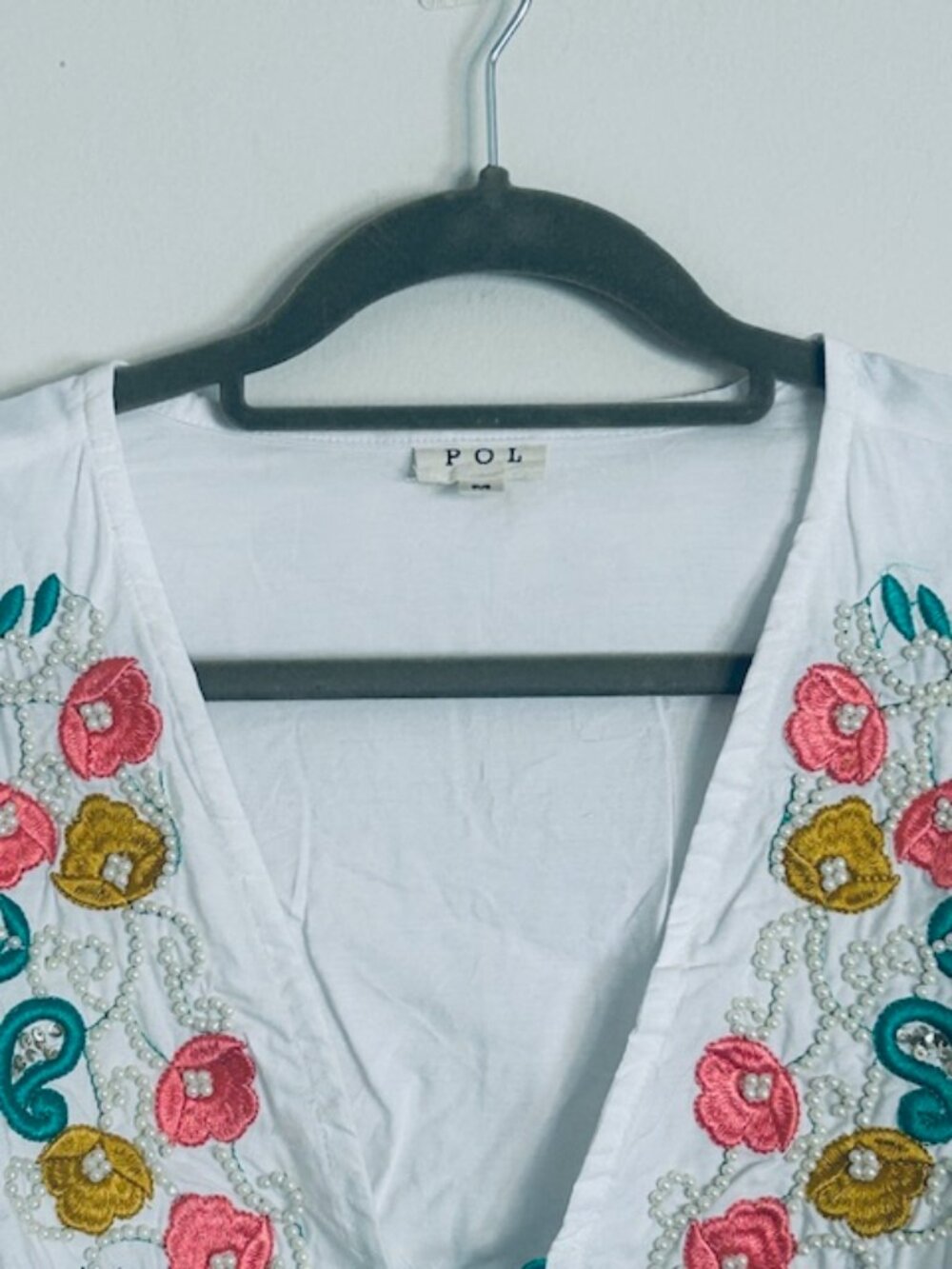 POL BoHo Ivory Multi Color Embroidered Beaded Tie Ruffle Cropped Cotton Top NEW - Picture 5 of 16